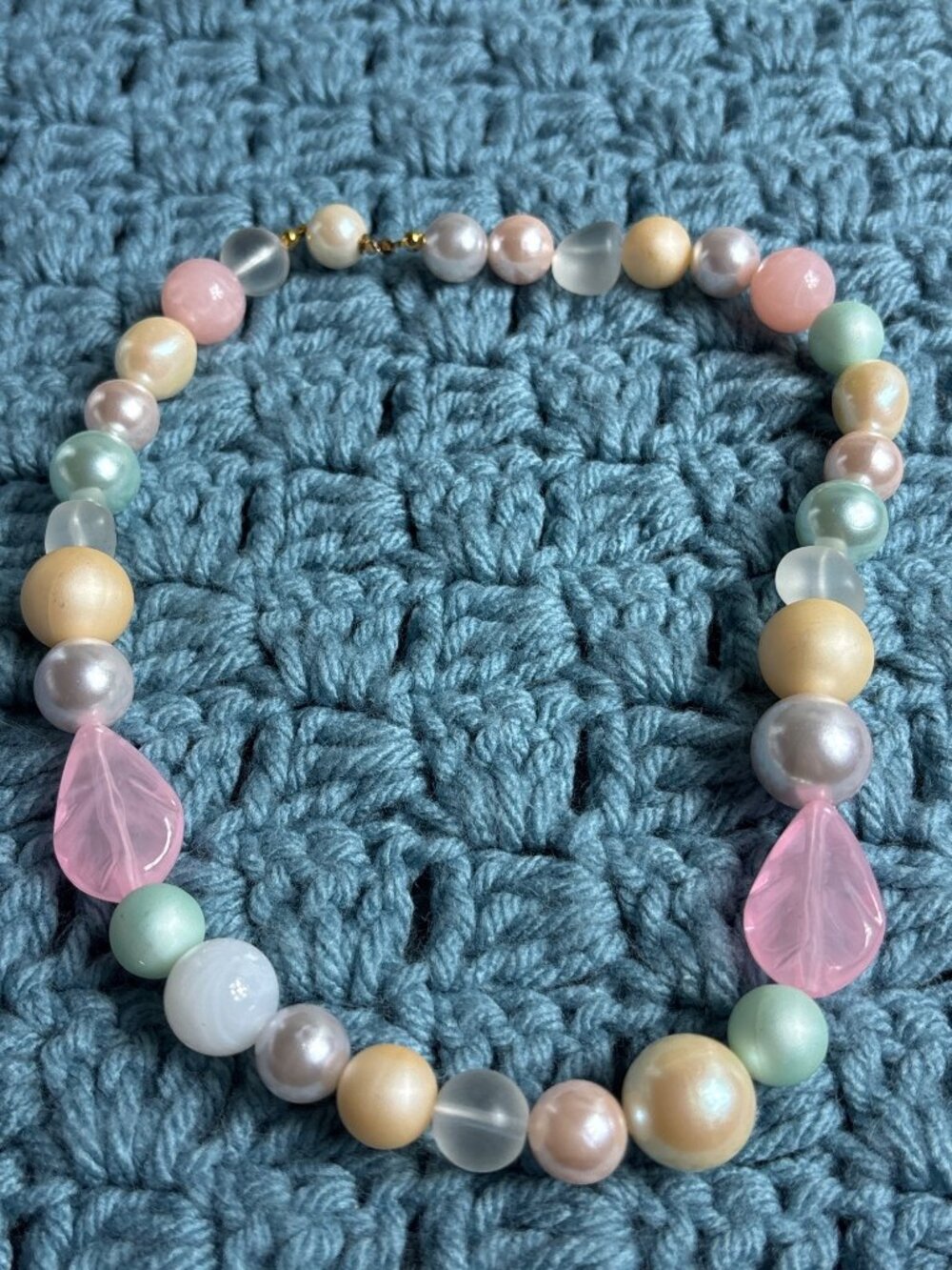 Vintage Plastic Beaded Necklace Faux Pearls Leaves Pastel Hidden Clasp 16 inches